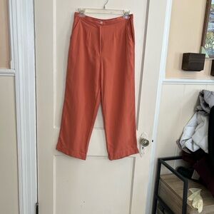 Woman’s Coral Wide-Leg Pants capris. Size6